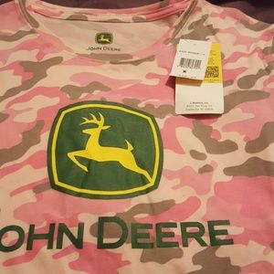 NWT Women's M pink camo T